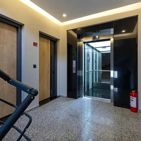 The Center 8